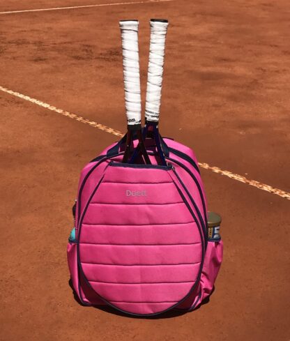 Mochila Fucsia en cancha